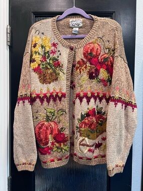 Vintage Heirloom collectibles cardigan size medium